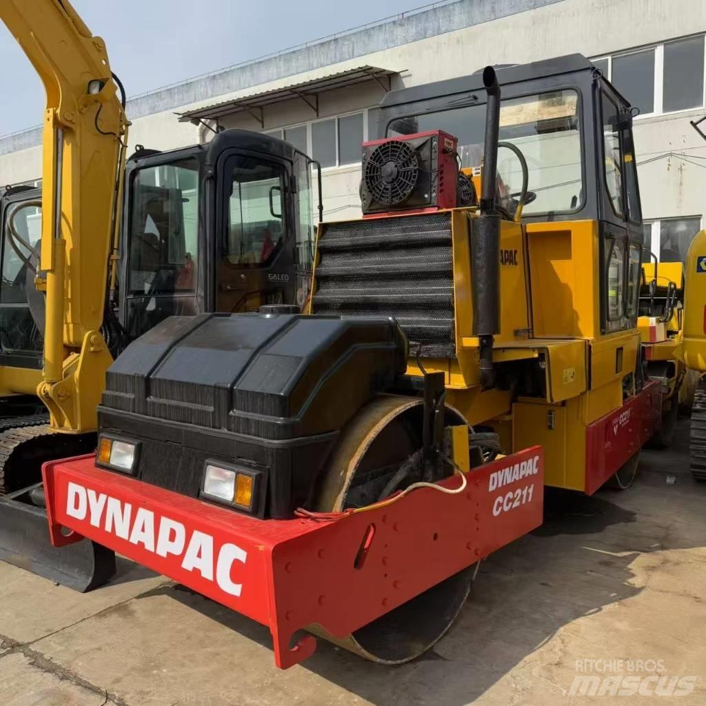 Dynapac CC 211 Tandem Valser