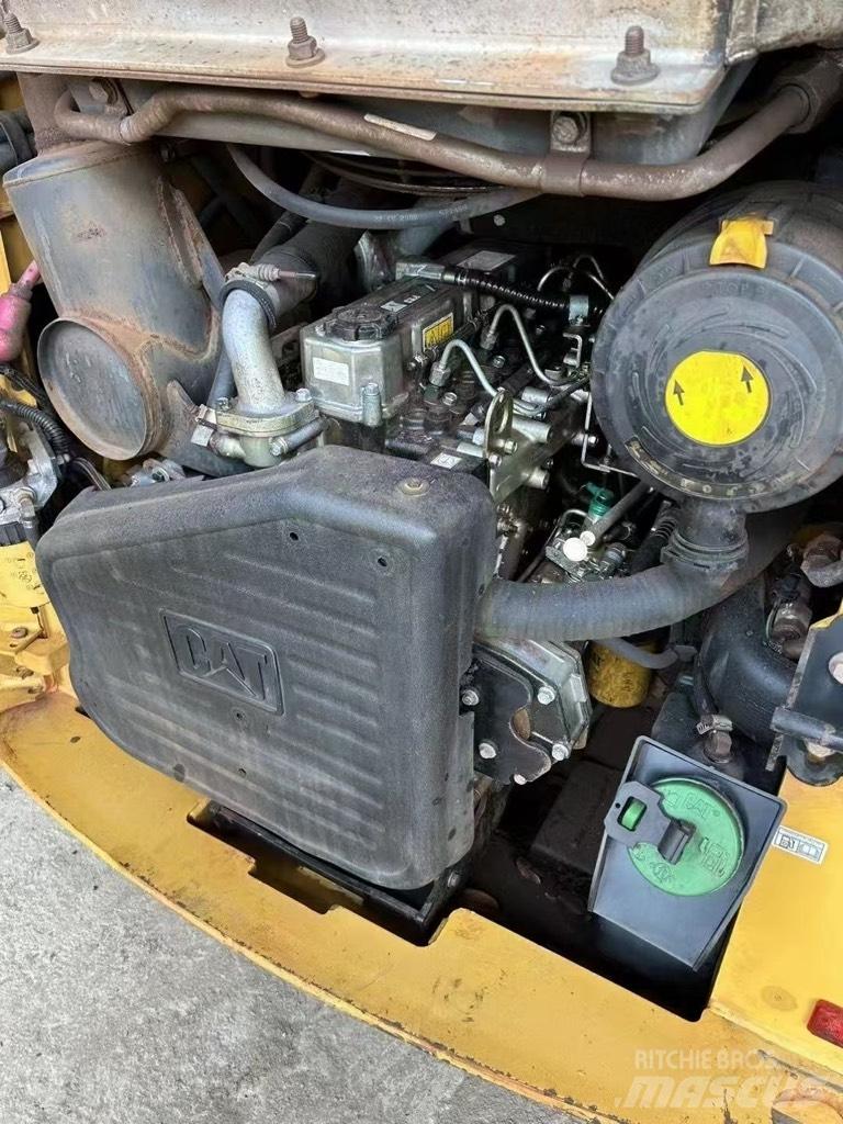 CAT 246 C Kompaktlastere