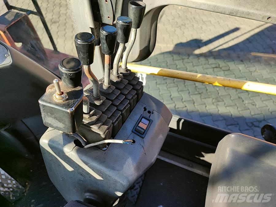 Kalmar DCE 150-12 Diesel Trucker