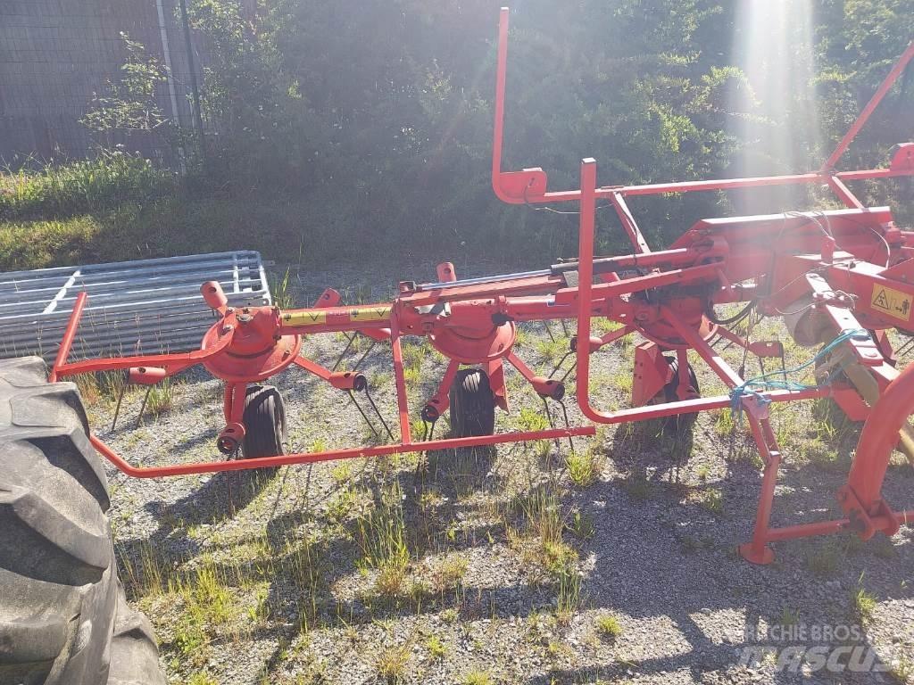 Kuhn GF 5801 MH Raker og høyvendere