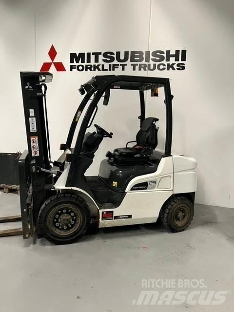 Mitsubishi FD25N3 Diesel Trucker