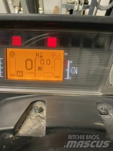 Mitsubishi FD25N3 Diesel Trucker