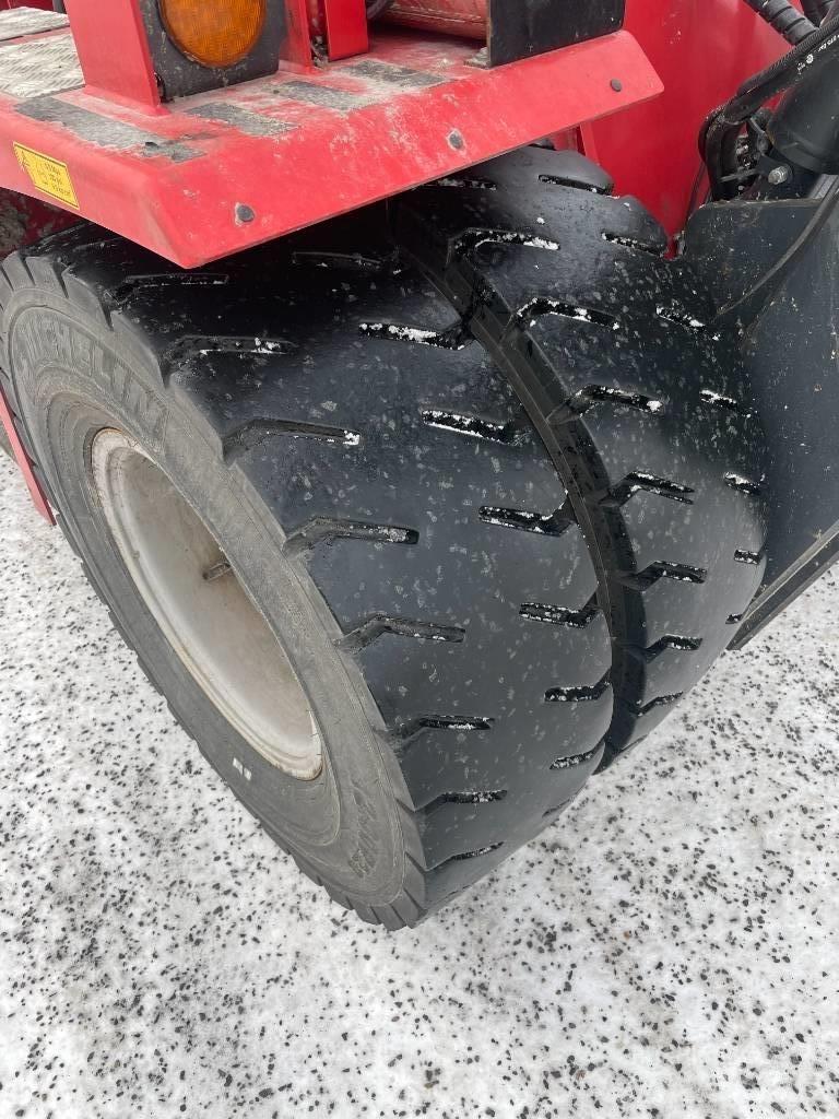 Kalmar DCG120-6 Diesel Trucker