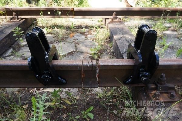  Rail carrying tongs Vedlikeholdsmaskiner til Jernbane