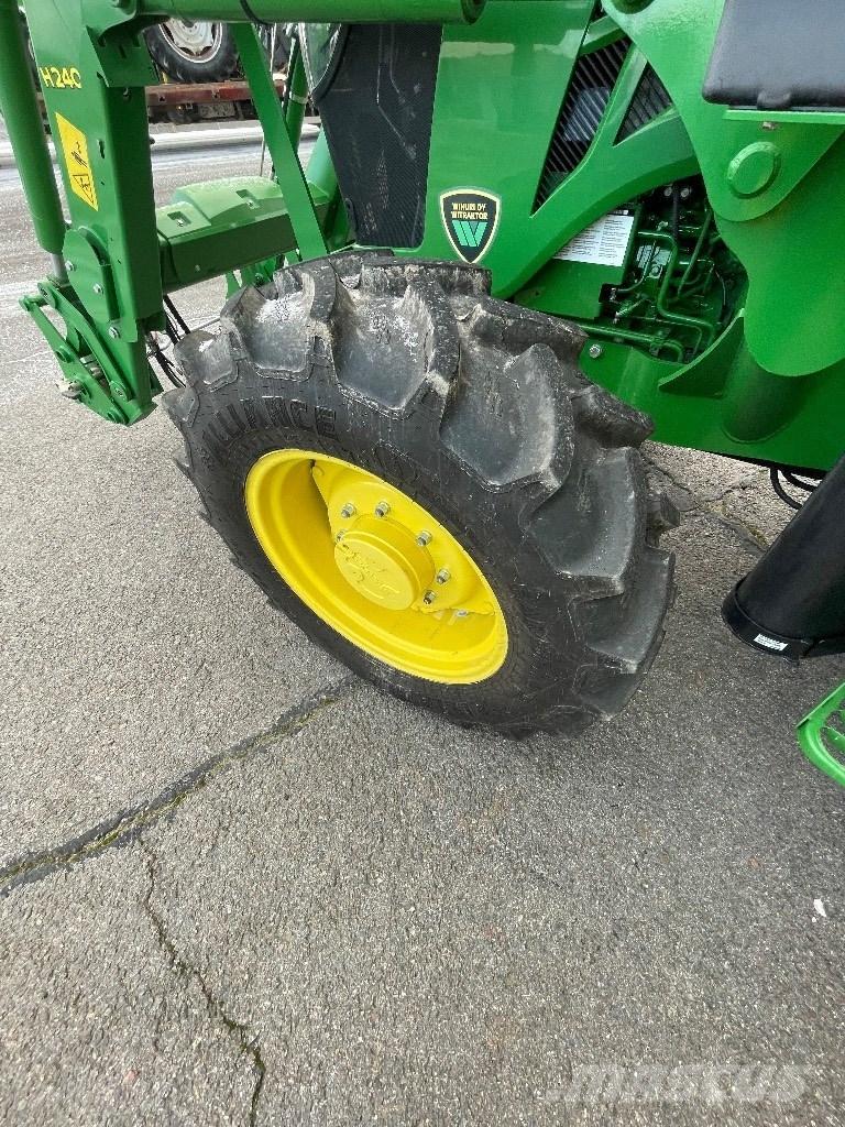 John Deere 5075 E Traktorer