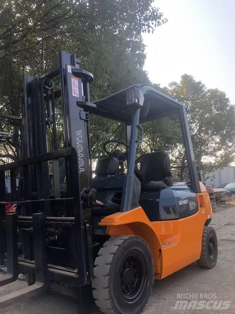 Toyota FD 30 Diesel Trucker