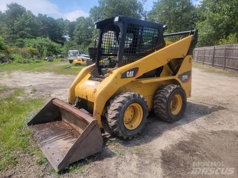 CAT 252 B 3 Kompaktlastere