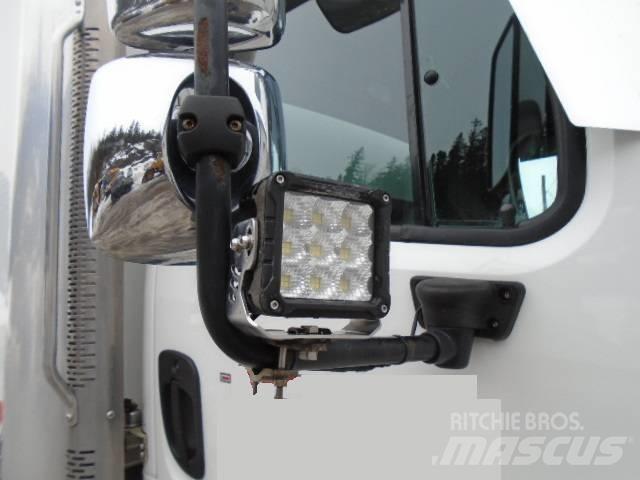 Freightliner M2 106 Skapbiler