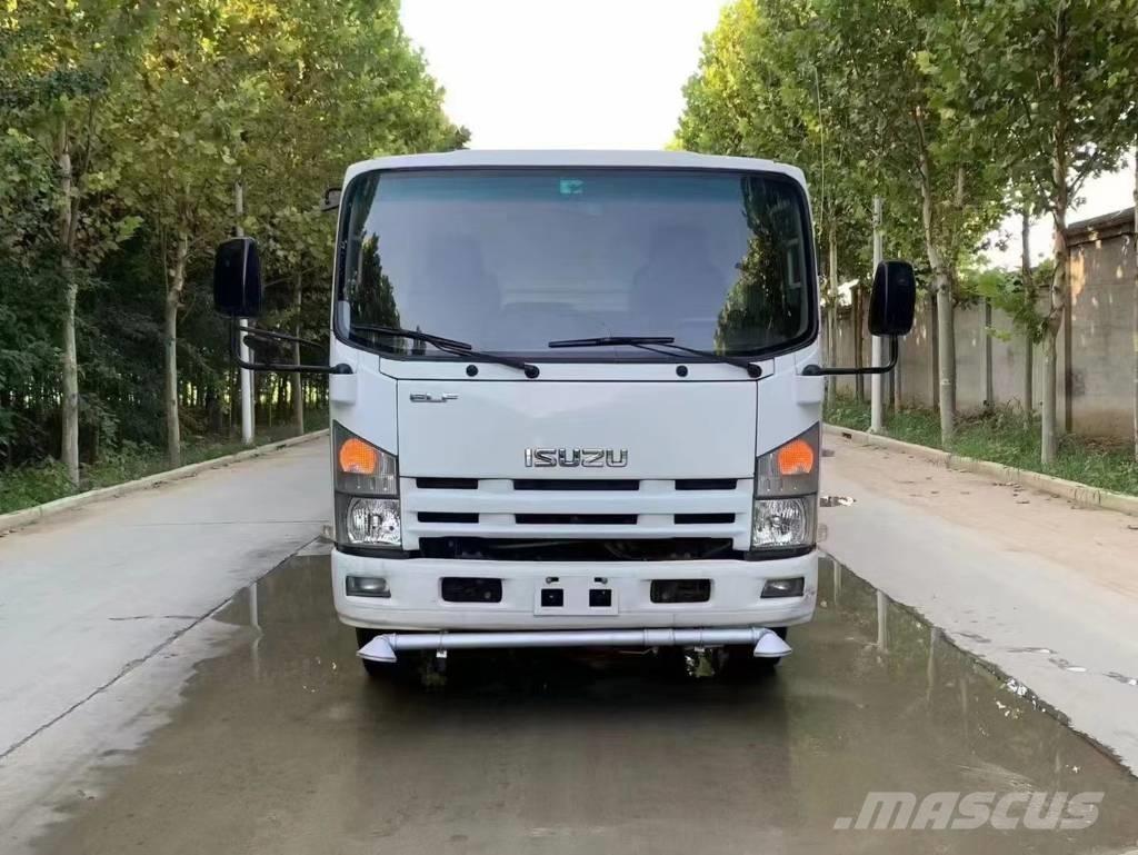 Isuzu ELF 4x2 Vanningsvogn for støvdemping