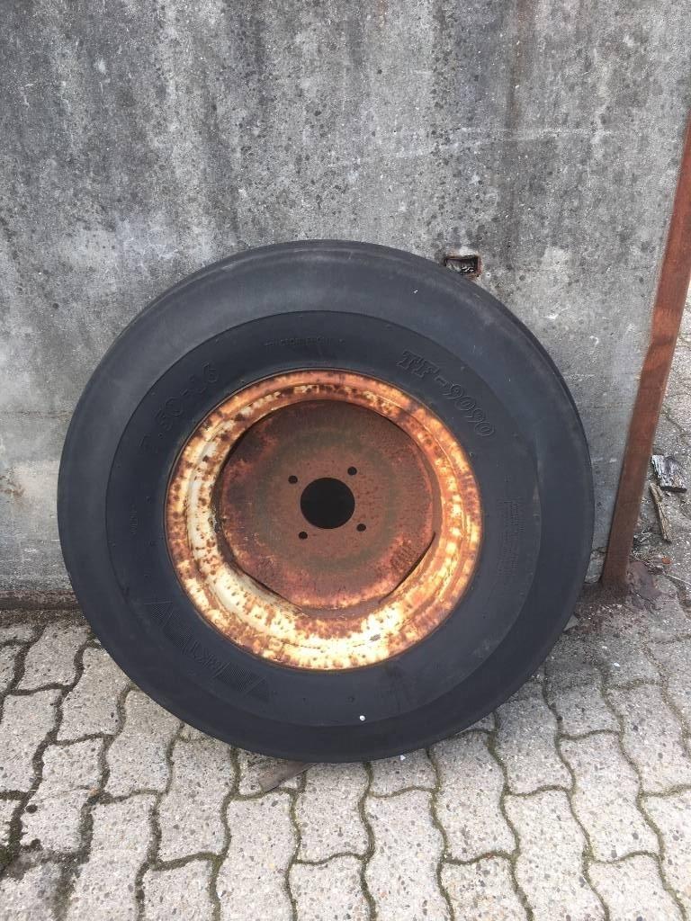 BKT 7.50 R 16 + velg Dekk, hjul og felger