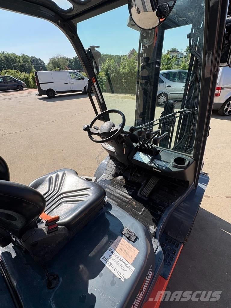 Toyota 8 FDF 25 Diesel Trucker