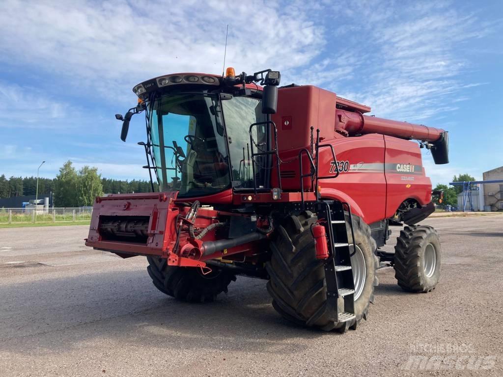 Case IH 7230 Skurtreskere