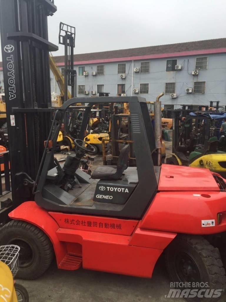 Toyota 8 Ton Diesel Trucker