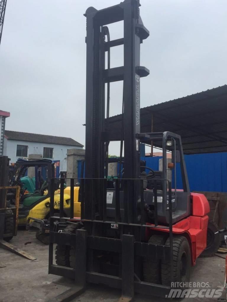 Toyota 8 Ton Diesel Trucker