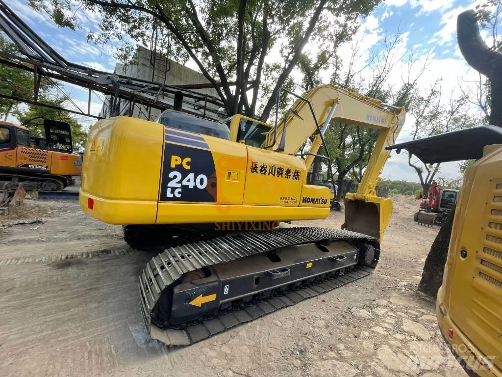 Komatsu PC 240-8 Beltegraver