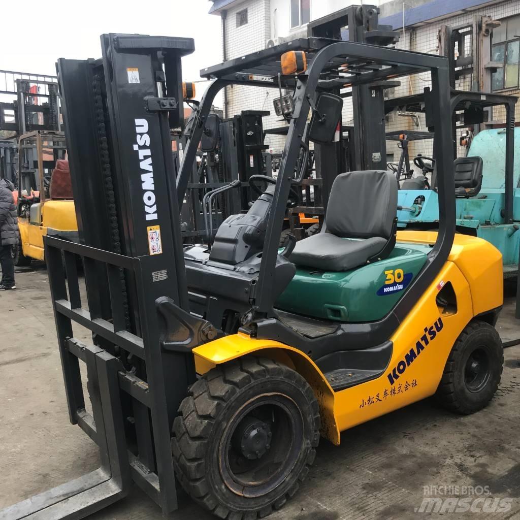 Komatsu 30 Diesel Trucker
