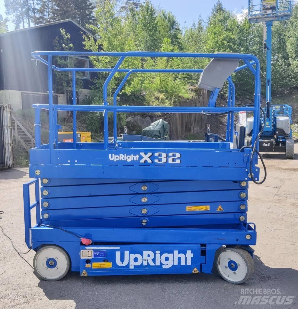 UpRight X32N Sakselifter