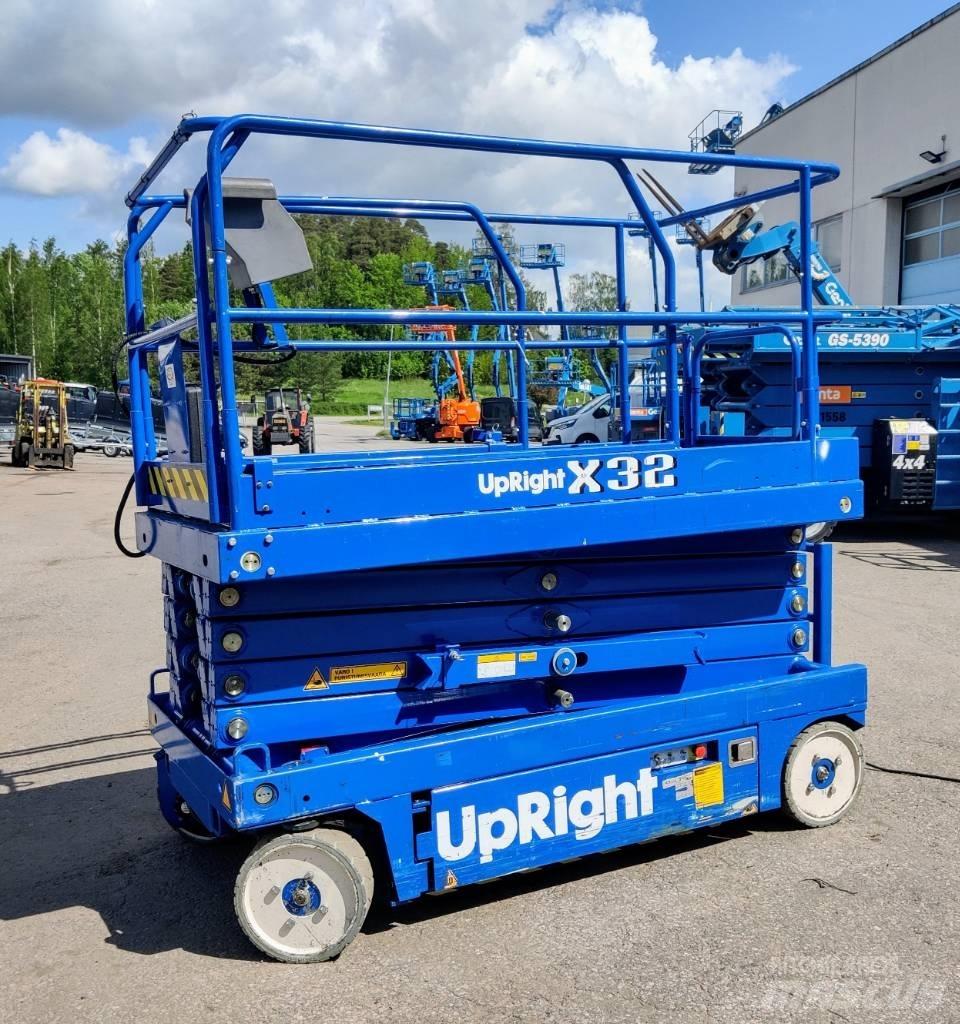 UpRight X32N Sakselifter