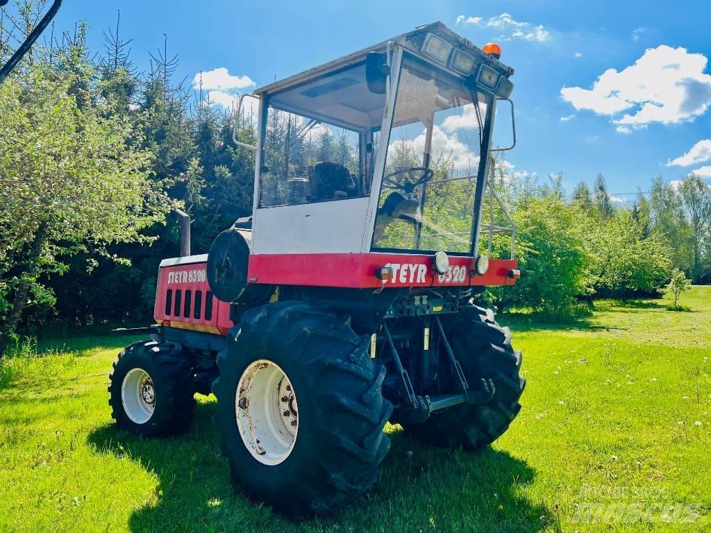 Steyr 8320 Fôrhøstere