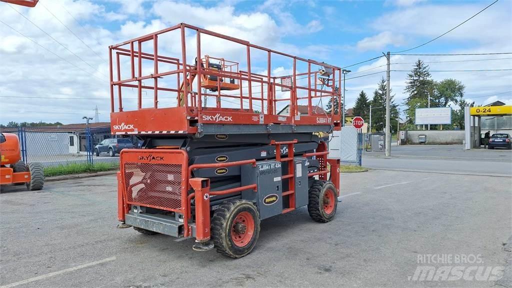 SkyJack 8841RT Sakselifter