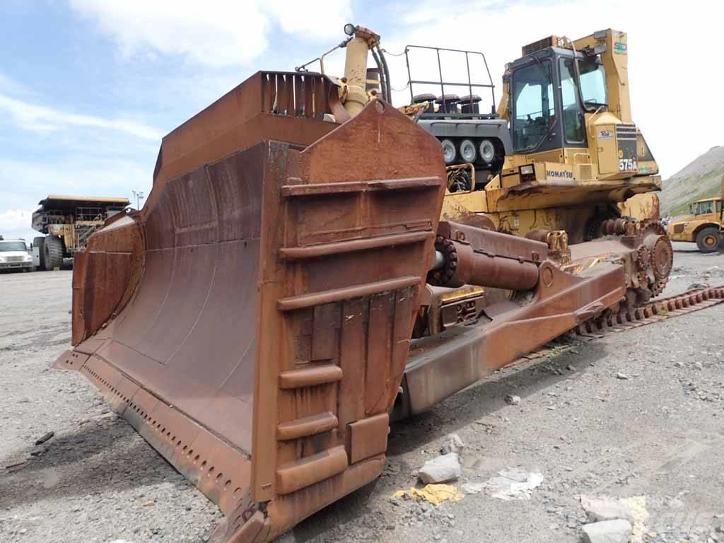 Komatsu D 575 A-3 Dozere Beltegående