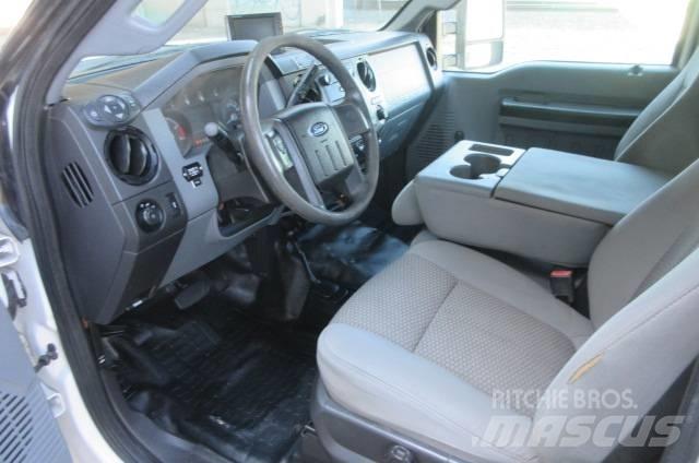 Ford F 550 Bilmontert lift