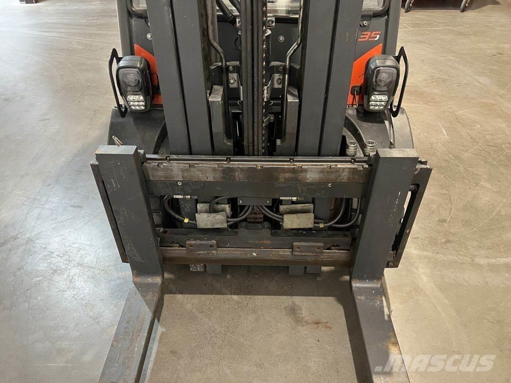 Linde H35D-02 Diesel Trucker