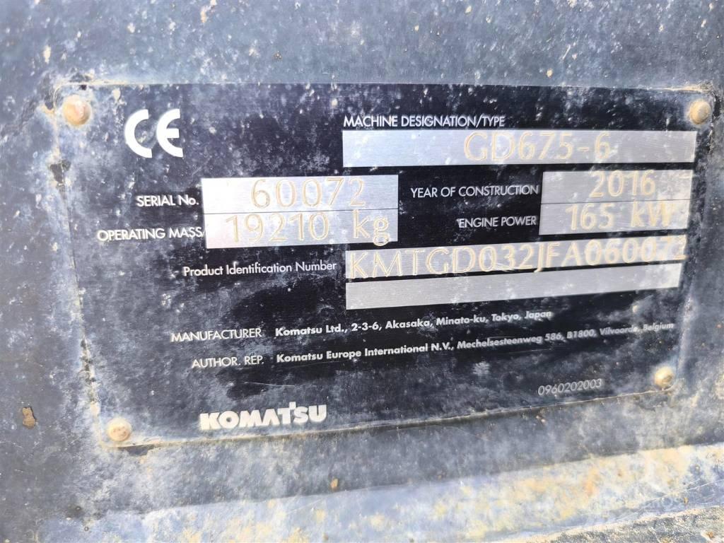 Komatsu GD 675-6 Veihøvler