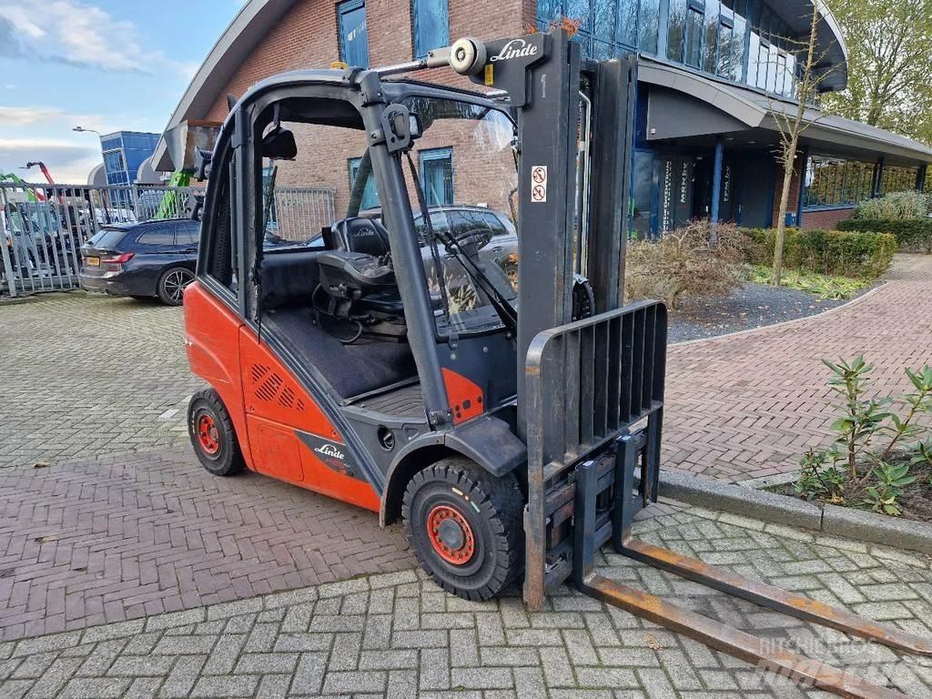 Linde H25D-02 Diesel Trucker