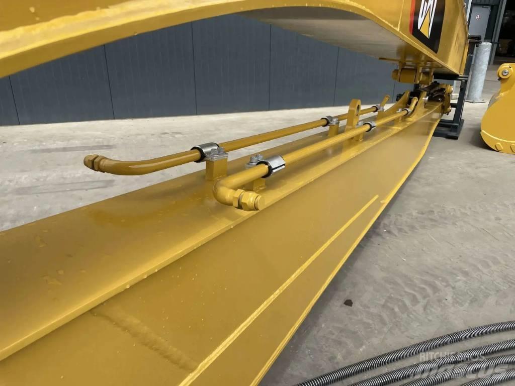 CAT 323F 18m Set Traktorgravere