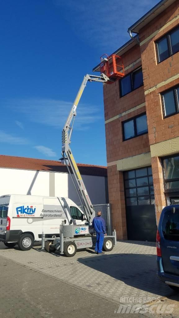 SkyJack SJKB 12 Leddede bomlifter
