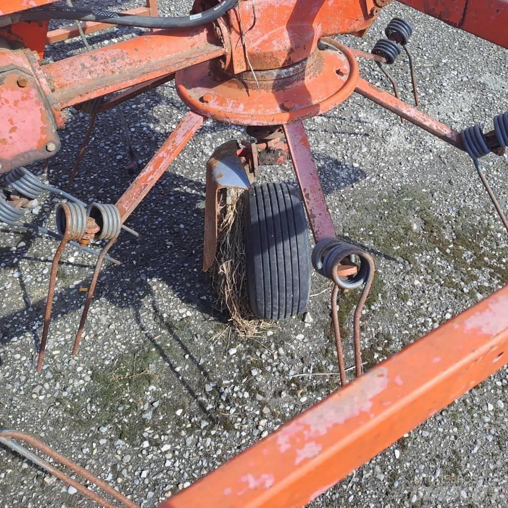 Kuhn GF 6301 M H Raker og høyvendere