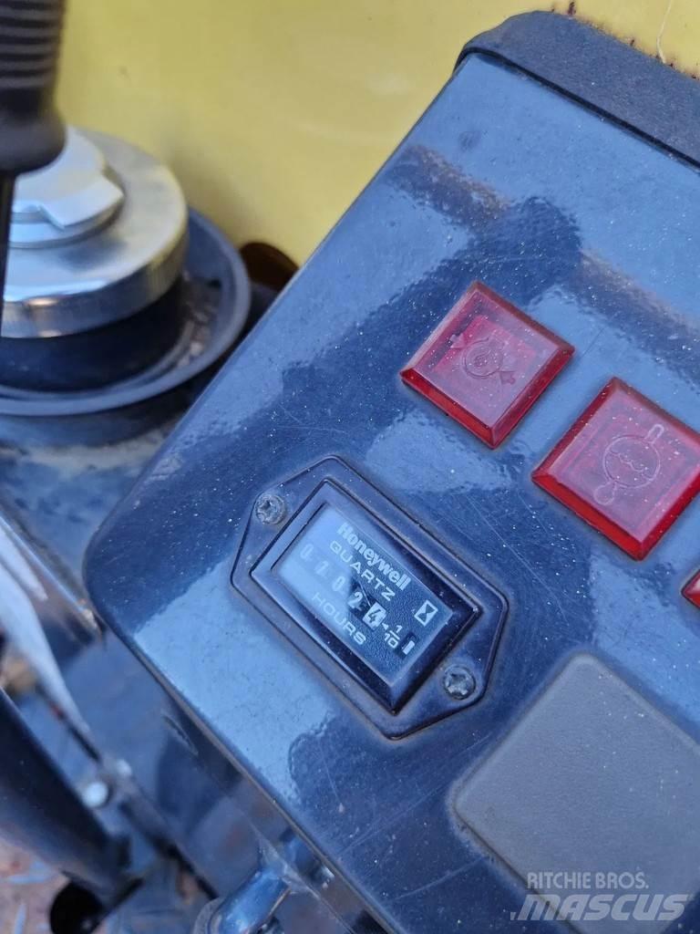 Yanmar C12R-B Beltedumpere