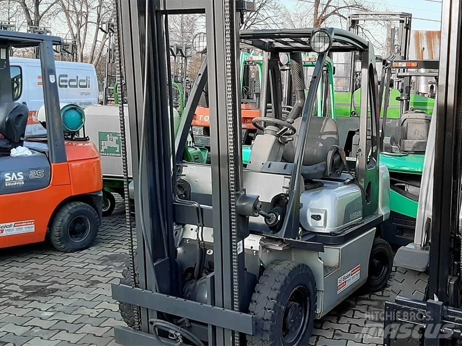 Nissan Y1D2A25Q Diesel Trucker