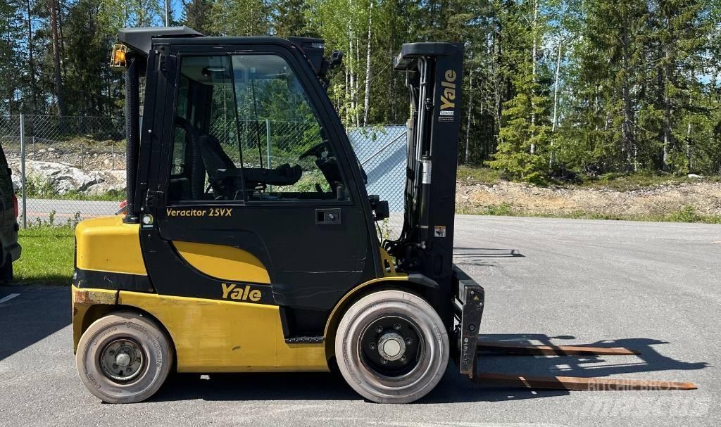 Yale GDP 25 VX Diesel Trucker