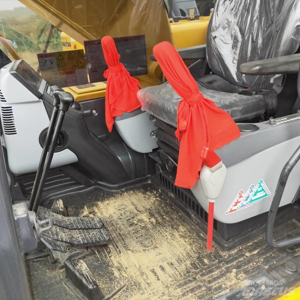 Komatsu PC200-8 Beltegraver