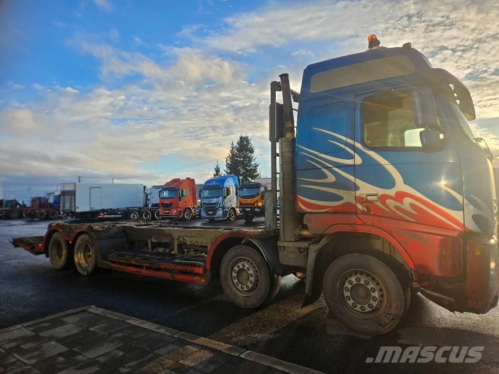 Volvo FH12 8x4 Spesialbiler for transport av skogsmaskiner