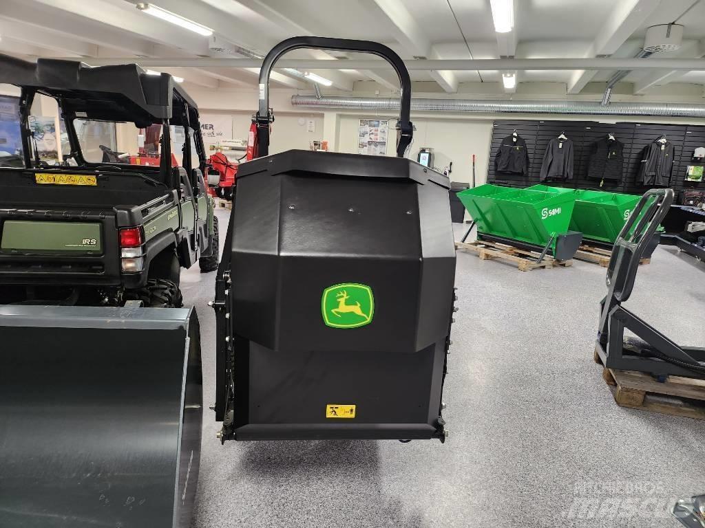 John Deere 950R Sitteklippere