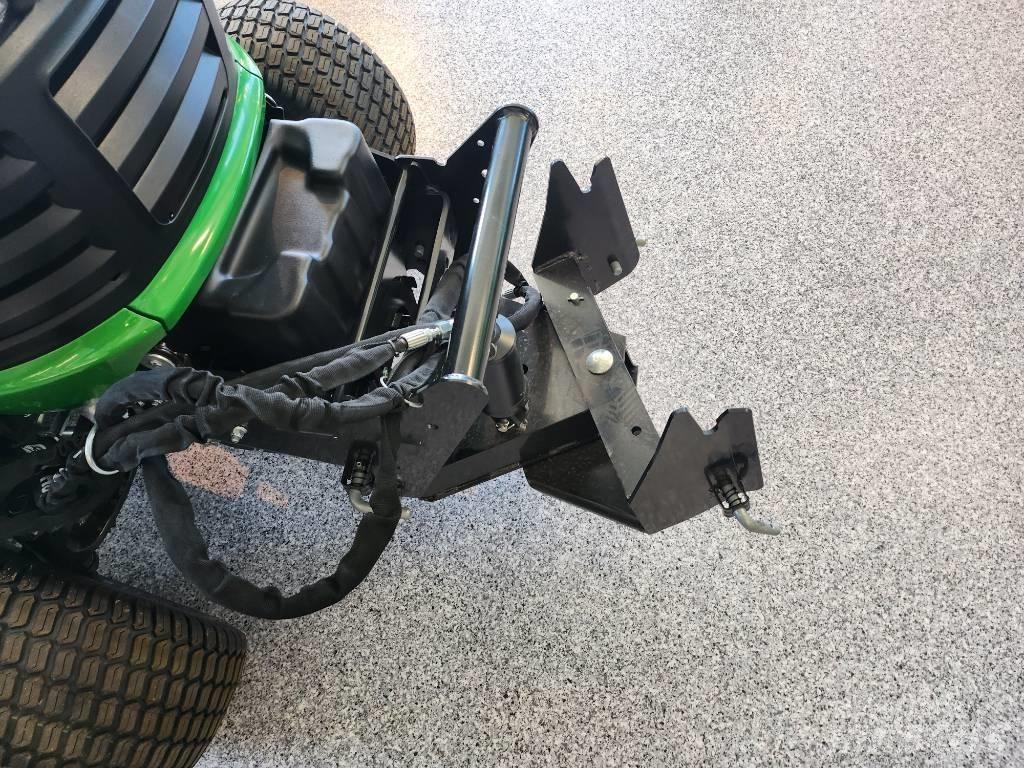 John Deere 950R Sitteklippere