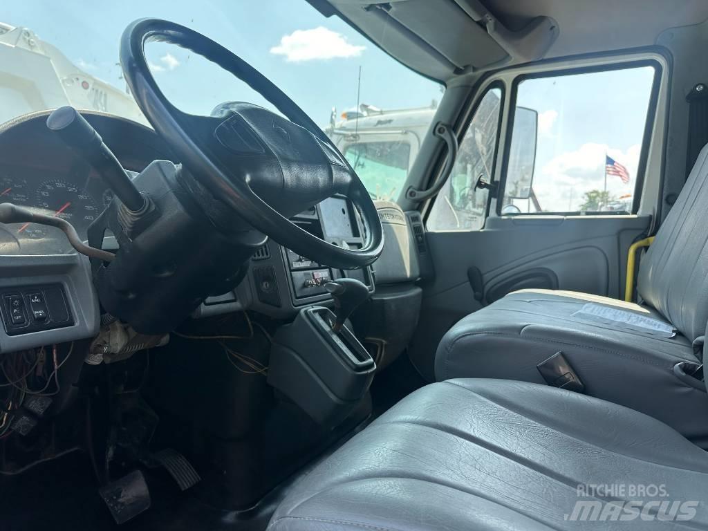 International 4300 Renovasjonsbil