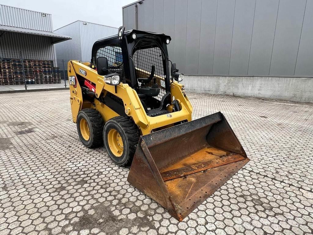 CAT 226D Kompaktlastere