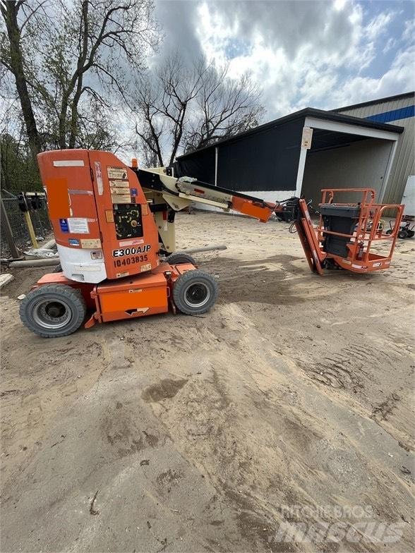 JLG E 300 AJP Sakselifter