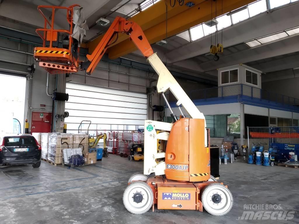 JLG E 300 AJP Leddede bomlifter