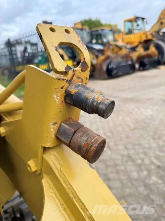CAT 216B Turbo Kompaktlastere