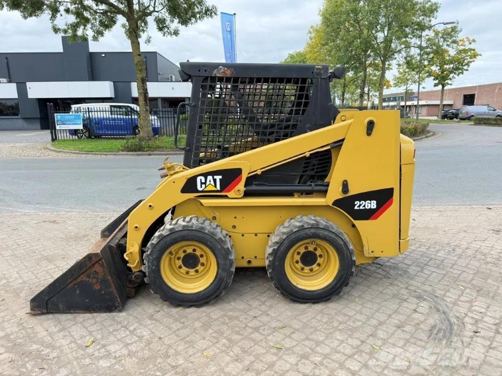 CAT 216B Turbo Kompaktlastere