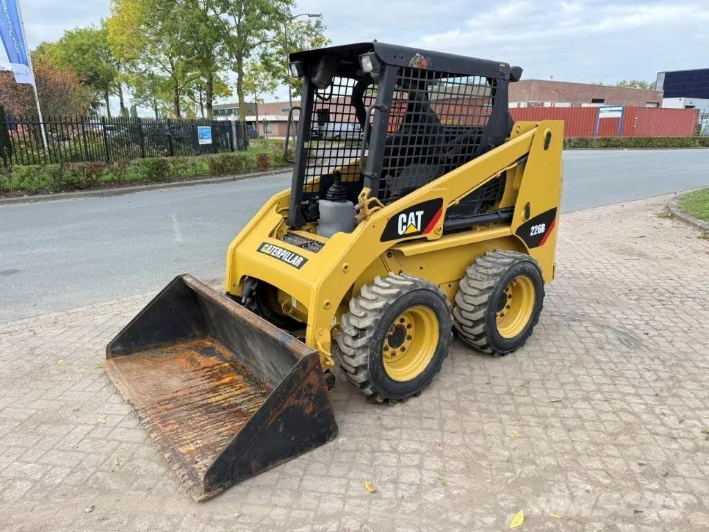CAT 216B Turbo Kompaktlastere