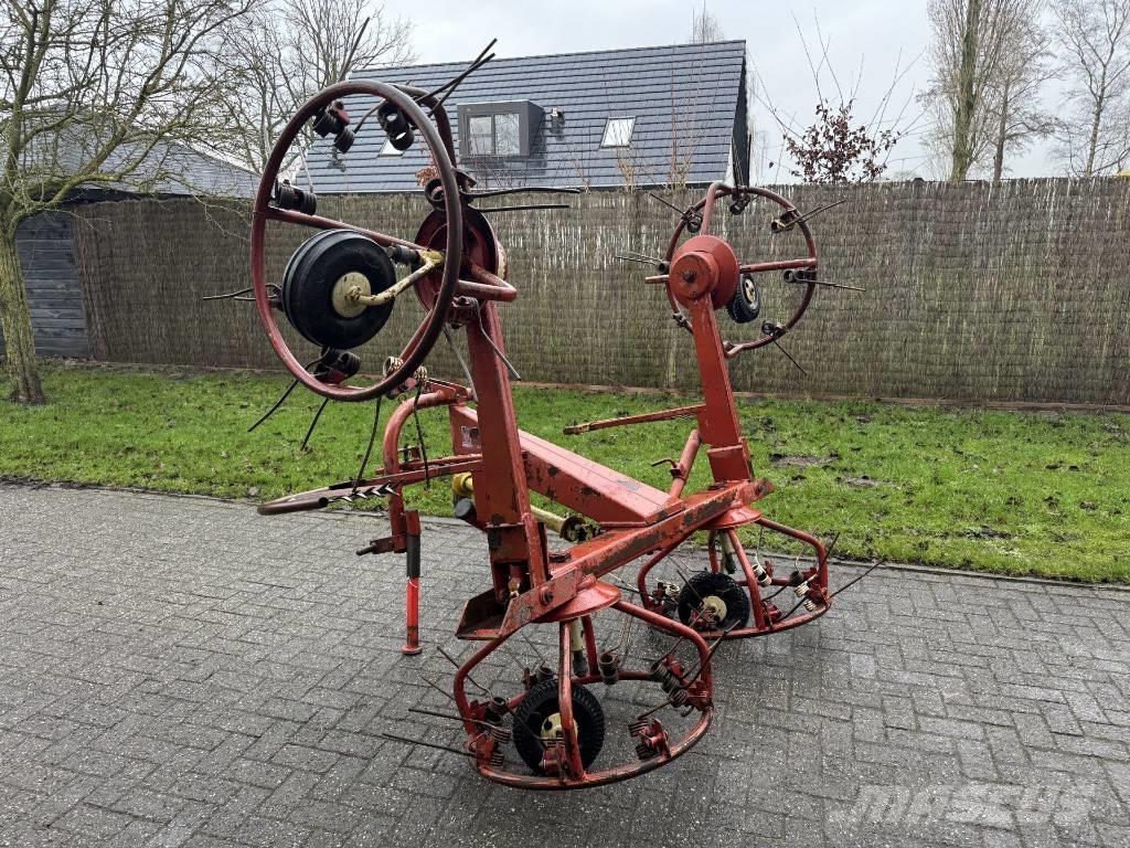 PZ Strela schudder Raker og høyvendere