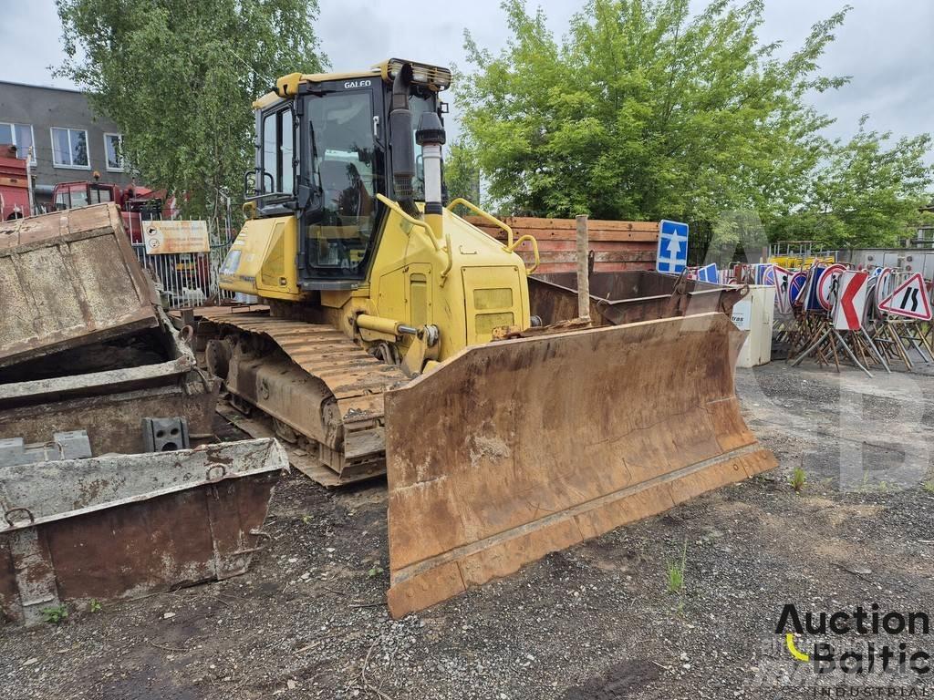 Komatsu D51EX-22 Dozere Beltegående