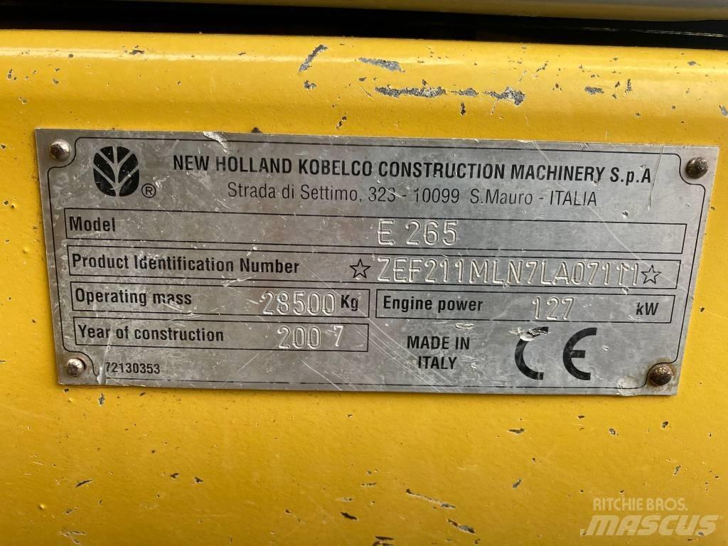 New Holland E 265 LC Beltegraver