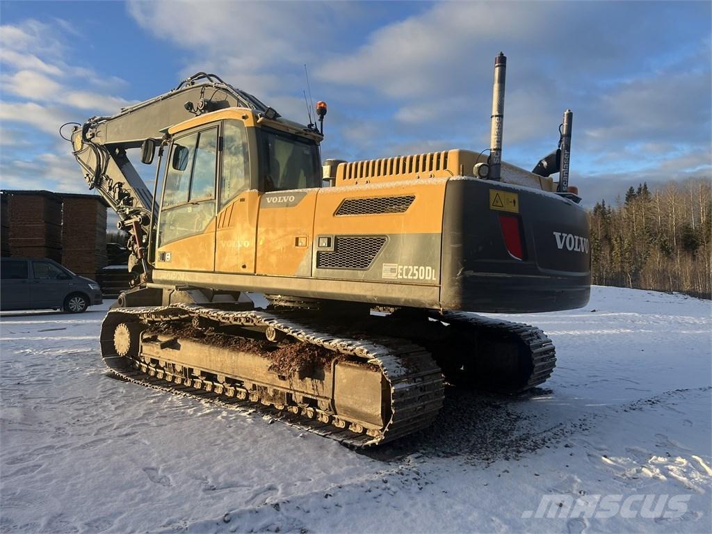 Volvo EC 250 D L Beltegraver